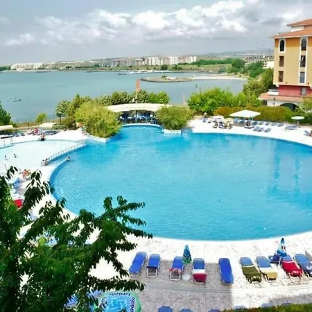 Sea View Luxury 1-bd Marina Cape Apartment *