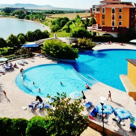 Sea View Luxury 1-bd Marina Cape Apartment Aheloy