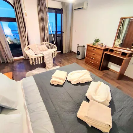 Sea View Luxury 1-bd Marina Cape Apartment
